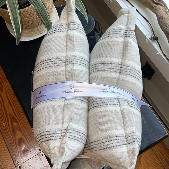🎉HP🎉BROOKS BROTHERS Set of 2 Indoor/Outdoor Decorative Fade Resistant Pillows! - Picture 11 of 16
